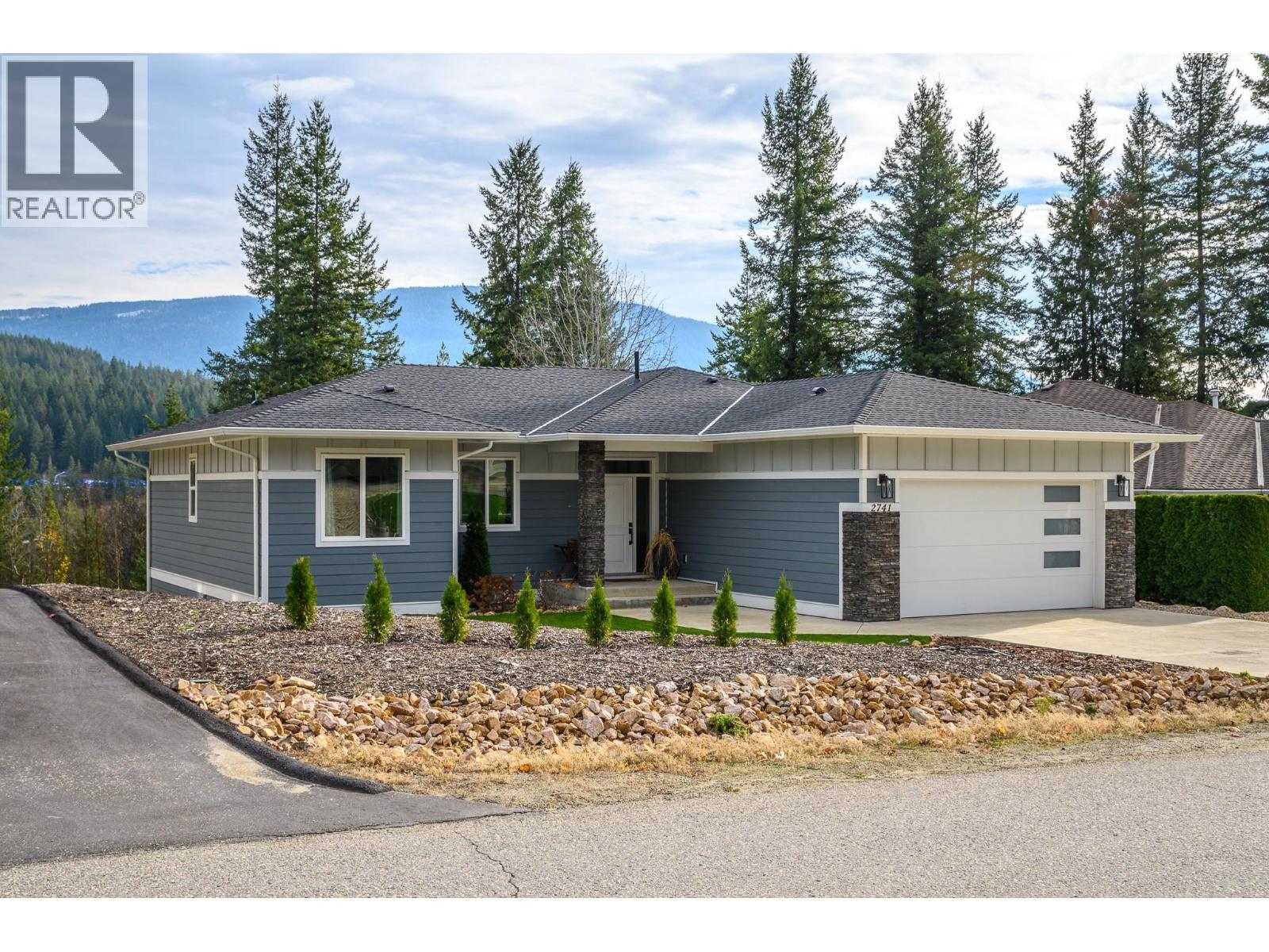  2741 Golf Course Drive, Blind Bay