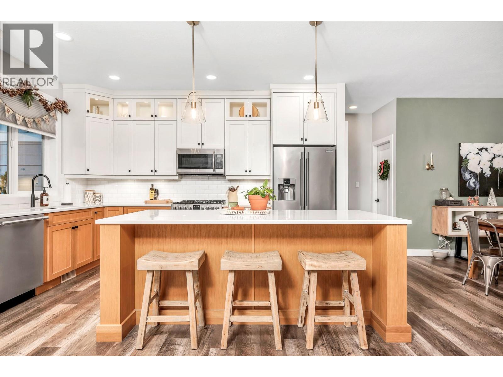  2741 Golf Course Drive, Blind Bay