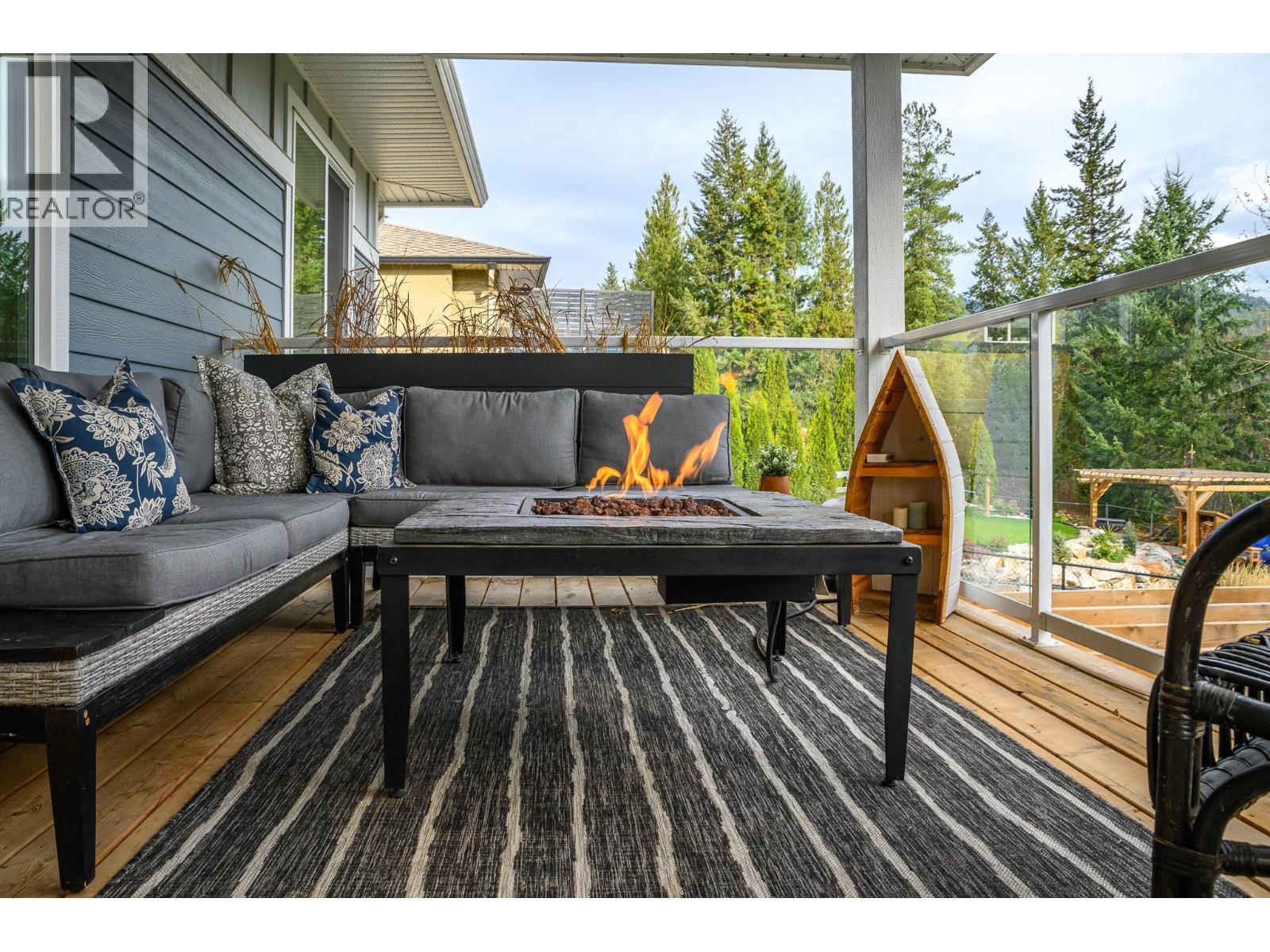  2741 Golf Course Drive, Blind Bay