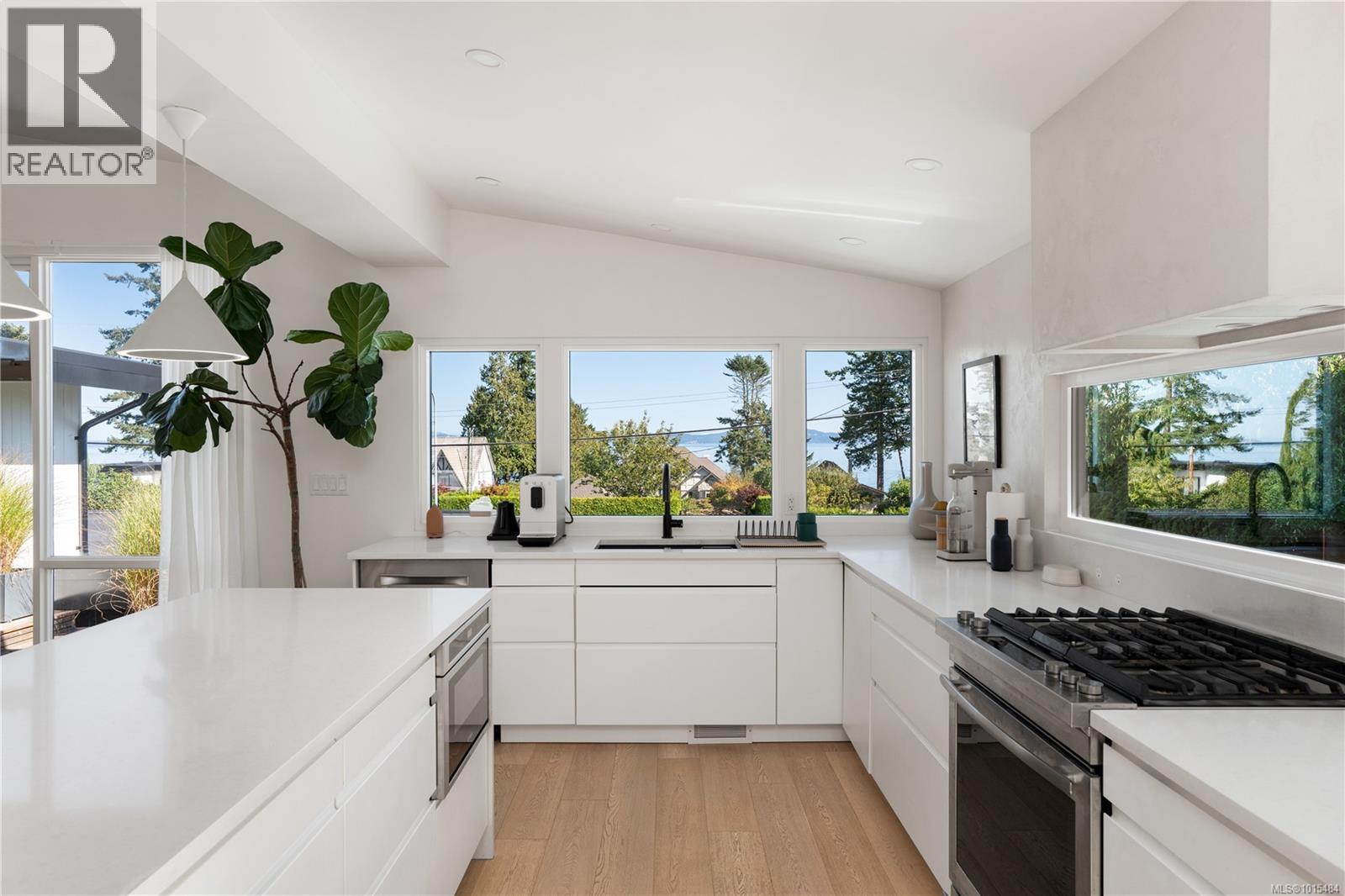  5276 Parker Avenue, Saanich