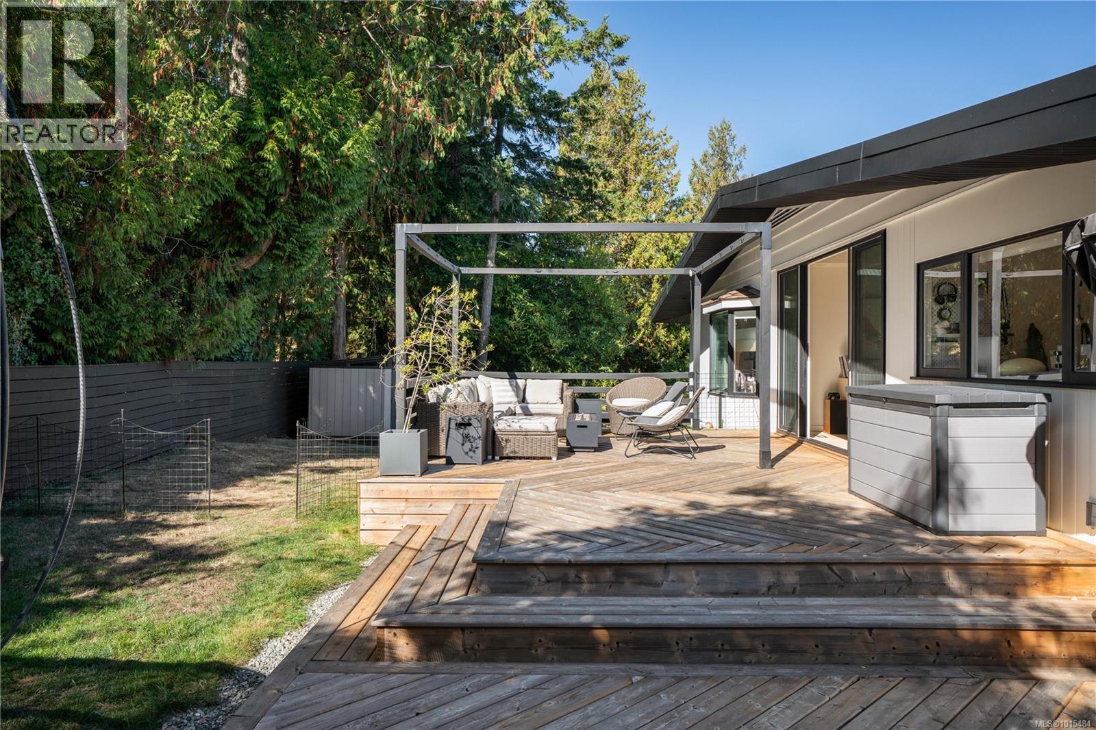  5276 Parker Avenue, Saanich