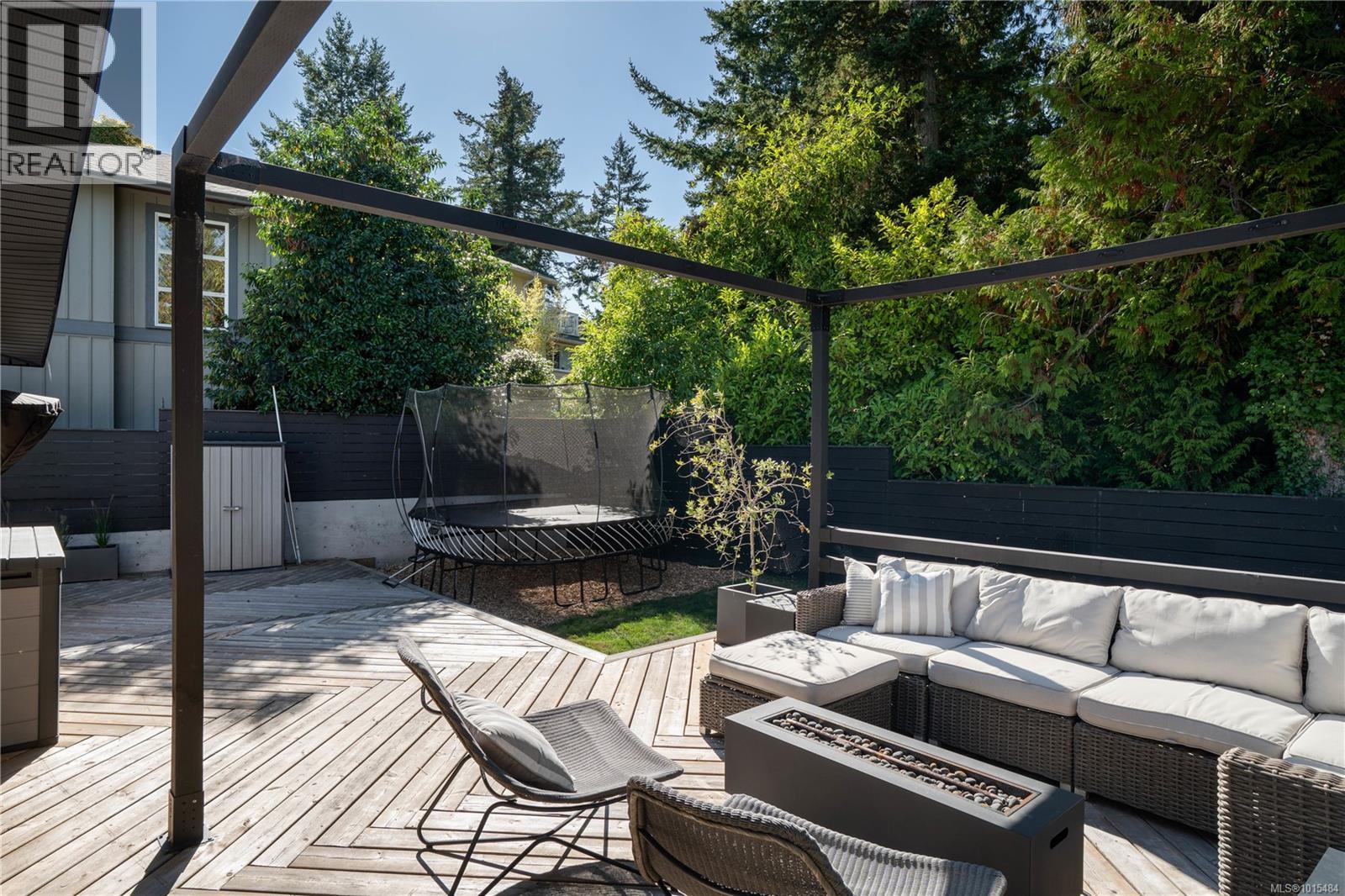  5276 Parker Avenue, Saanich