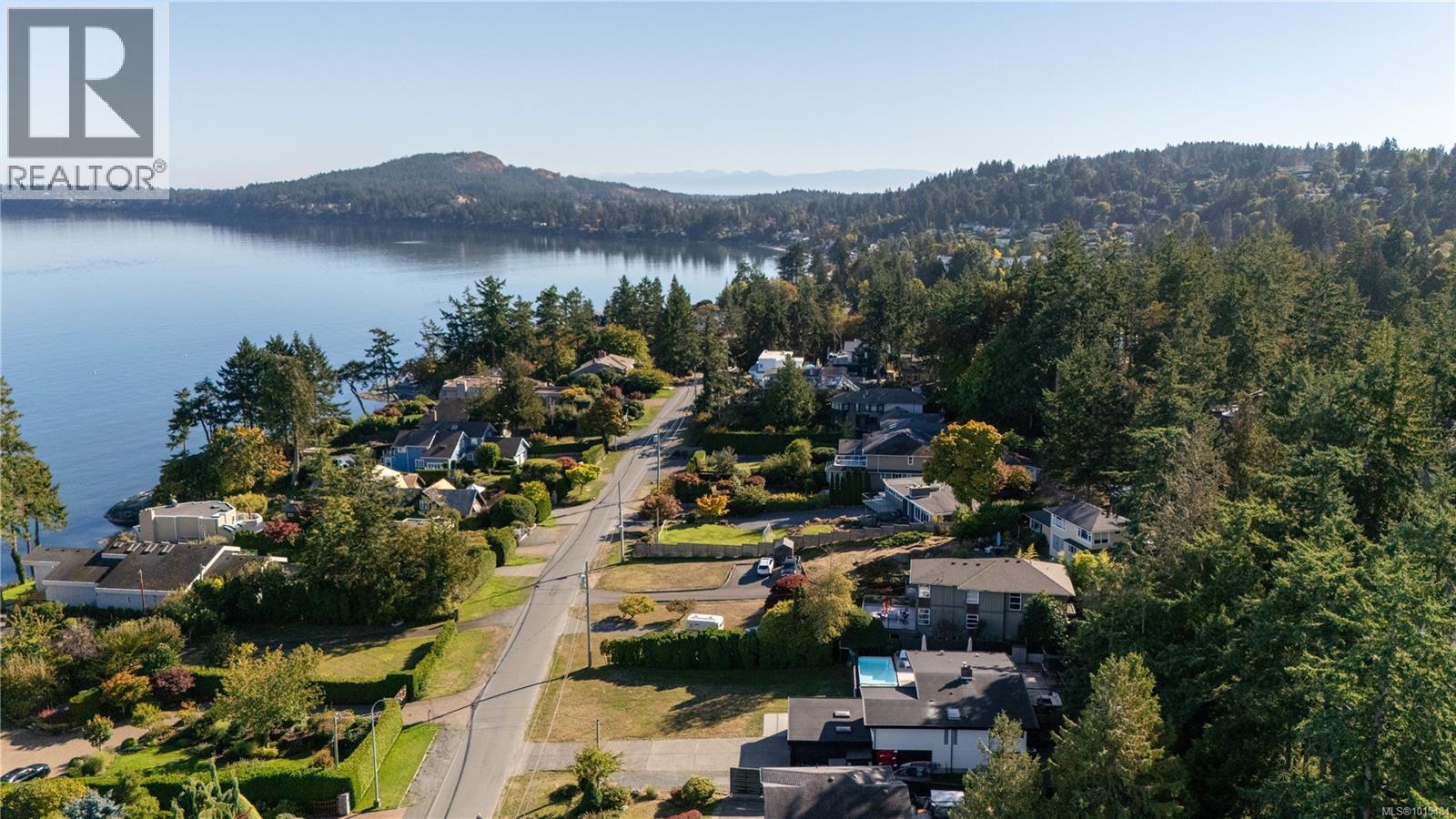  5276 Parker Avenue, Saanich