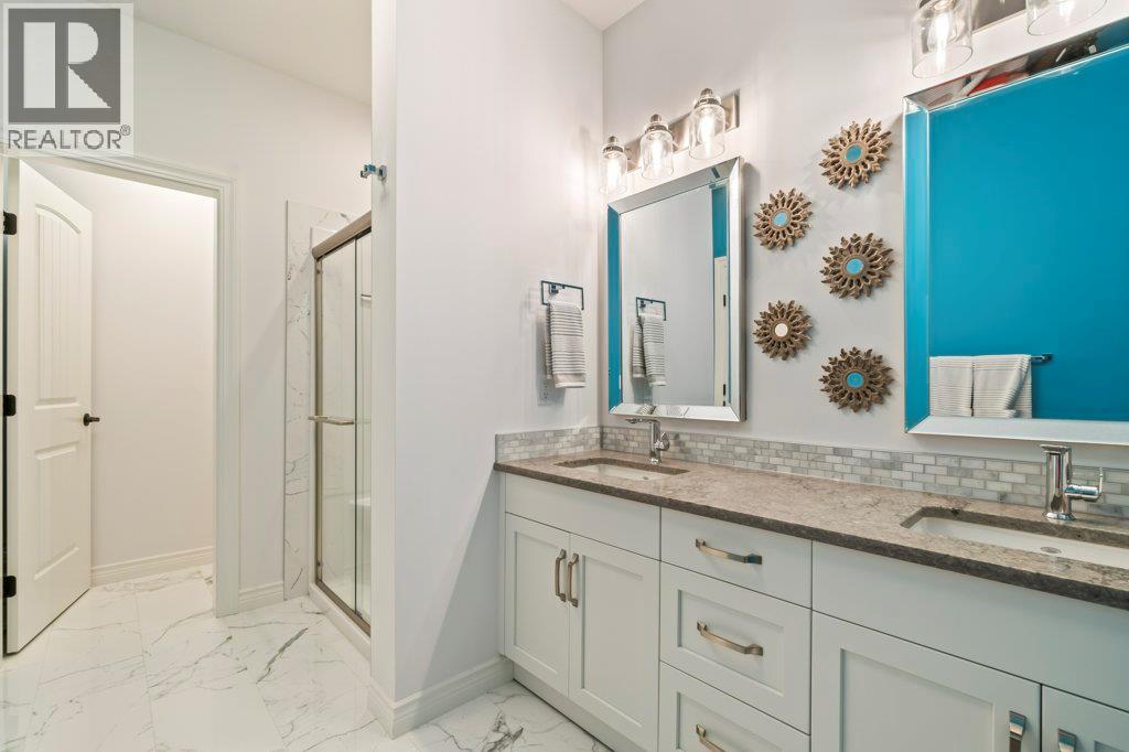  3949 Desert Pines Avenue, Peachland