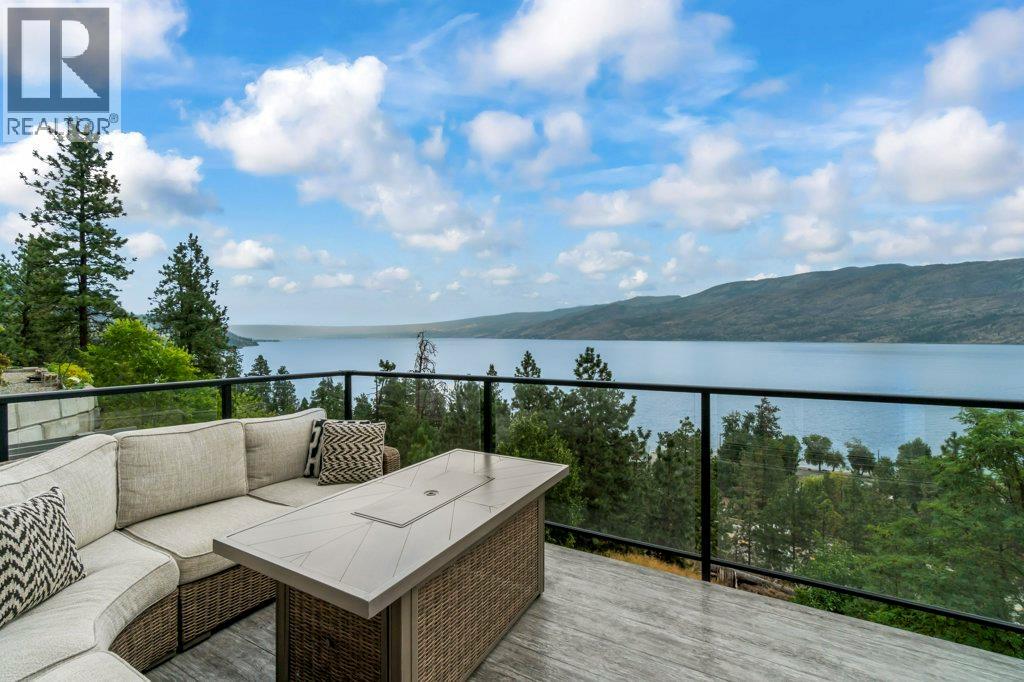  3949 Desert Pines Avenue, Peachland