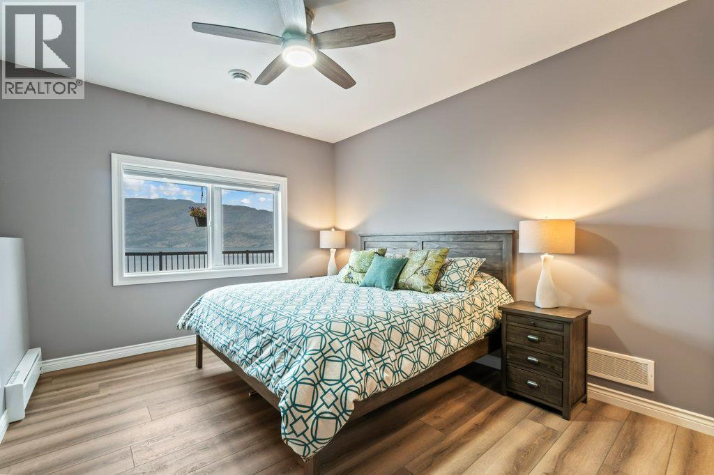  3949 Desert Pines Avenue, Peachland