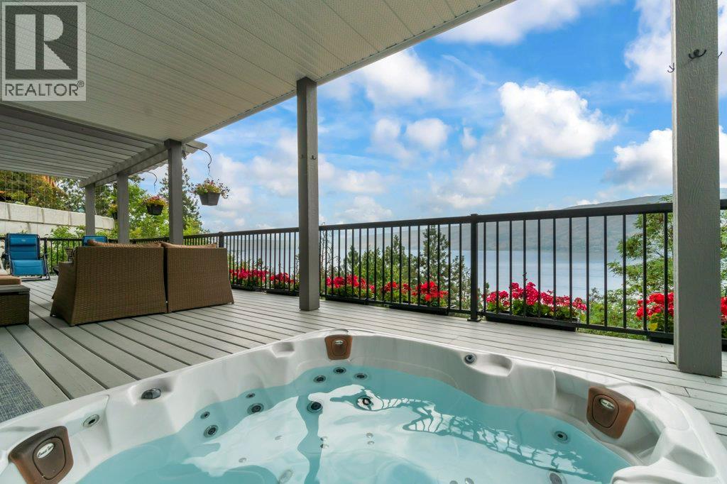  3949 Desert Pines Avenue, Peachland