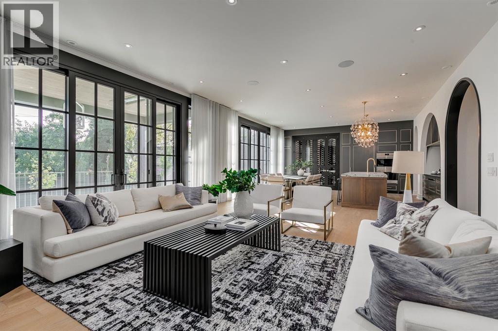 Single Family House for Sale in  Roxboro Road SW Roxboro Calgary 