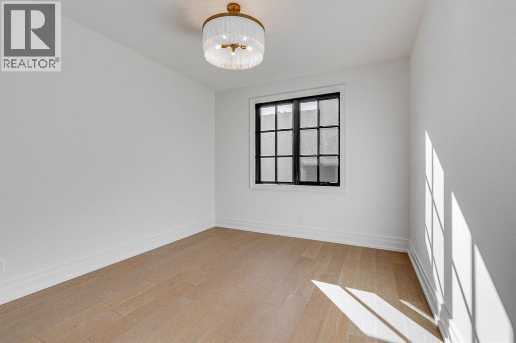 Single Family House for Sale in  Roxboro Road SW Roxboro Calgary 