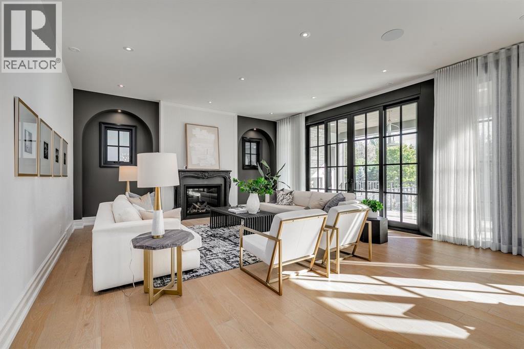 Single Family House for Sale in  Roxboro Road SW Roxboro Calgary 