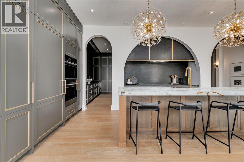 Single Family House for Sale in  Roxboro Road SW Roxboro Calgary 