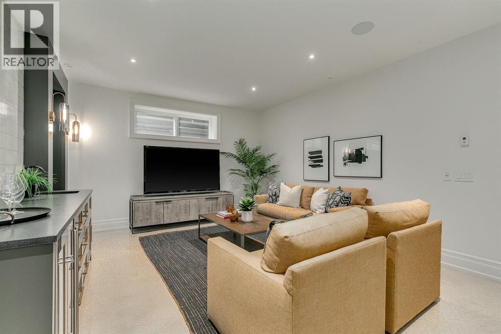 Single Family House for Sale in  Roxboro Road SW Roxboro Calgary 