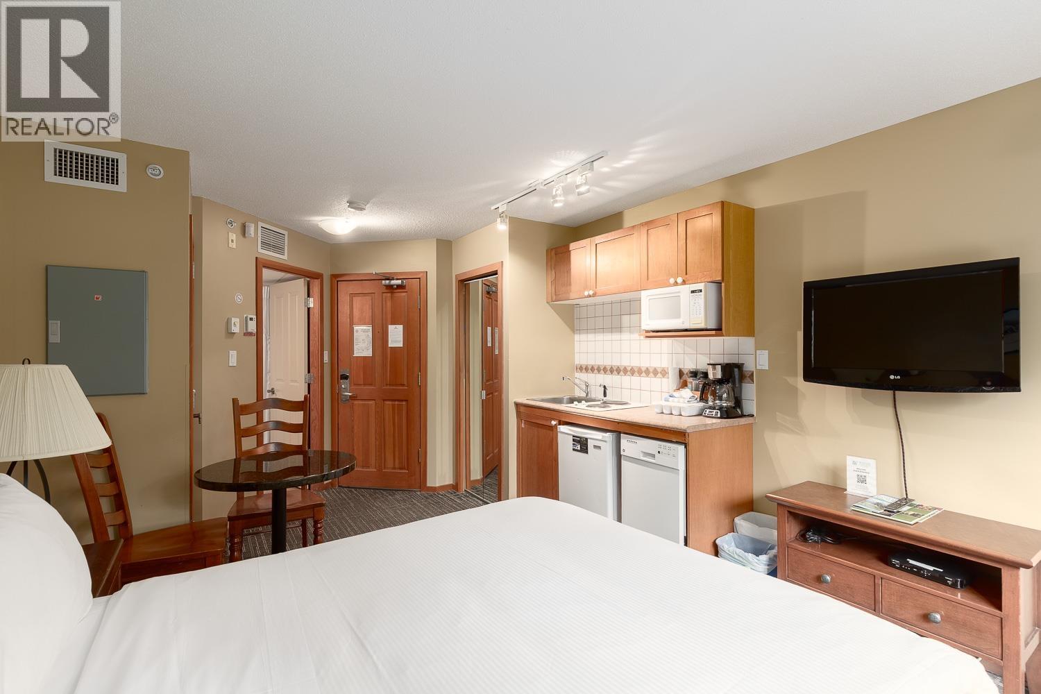 301 4315 NORTHLANDS BOULEVARD, Whistler