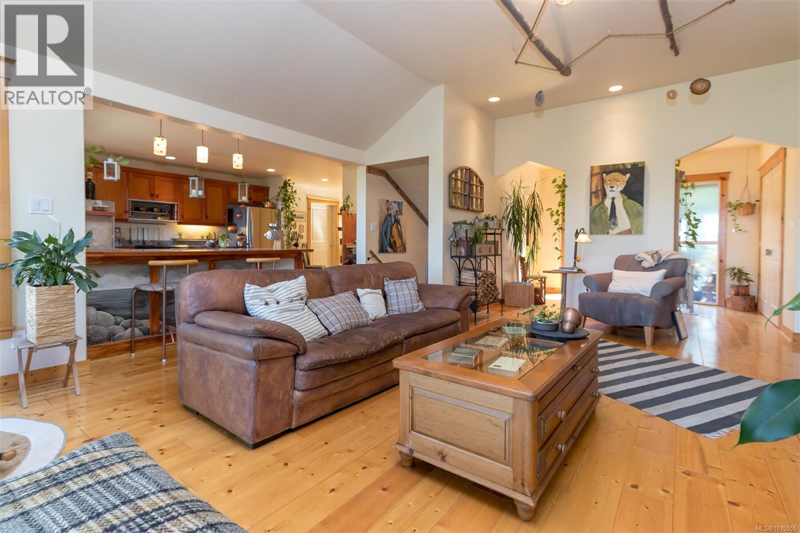 1860 Ashling Rd, Qualicum Beach