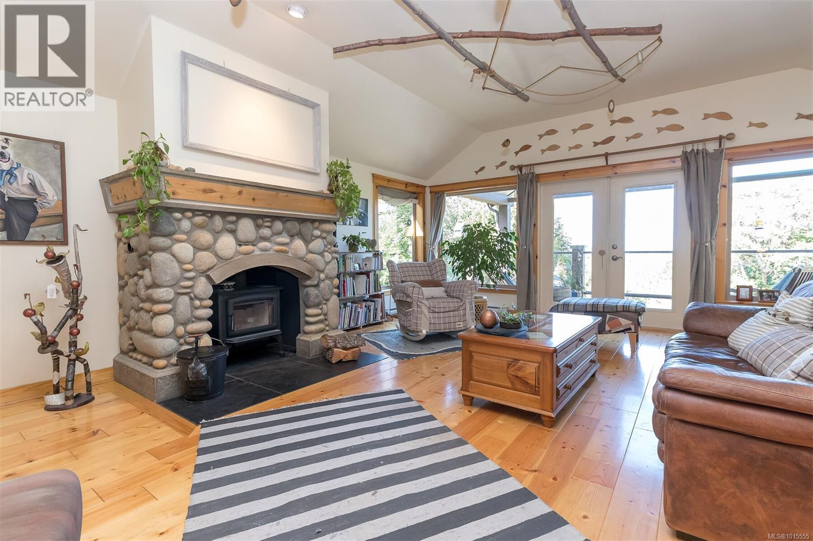 1860 Ashling Rd, Qualicum Beach