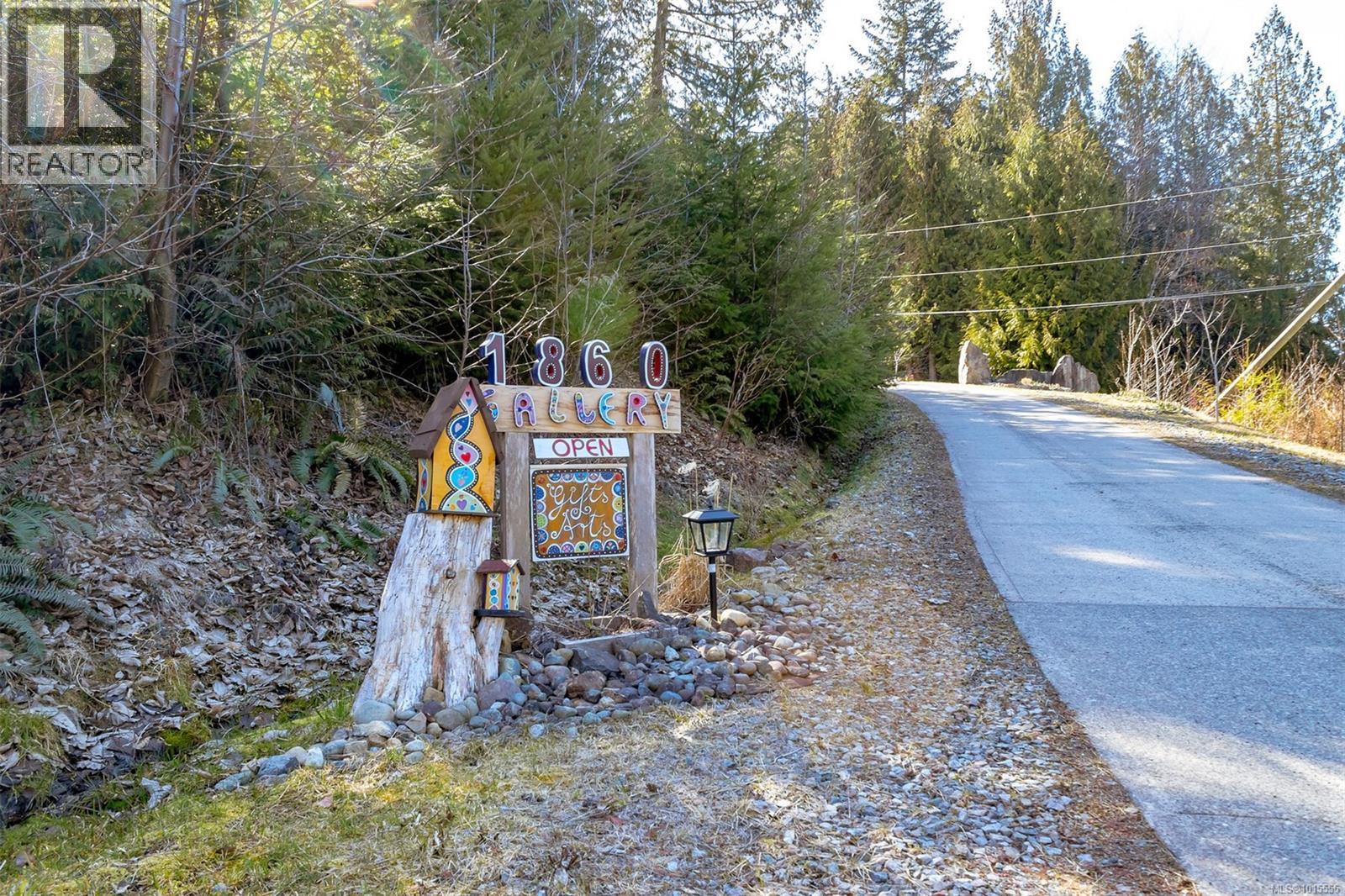 1860 Ashling Rd, Qualicum Beach