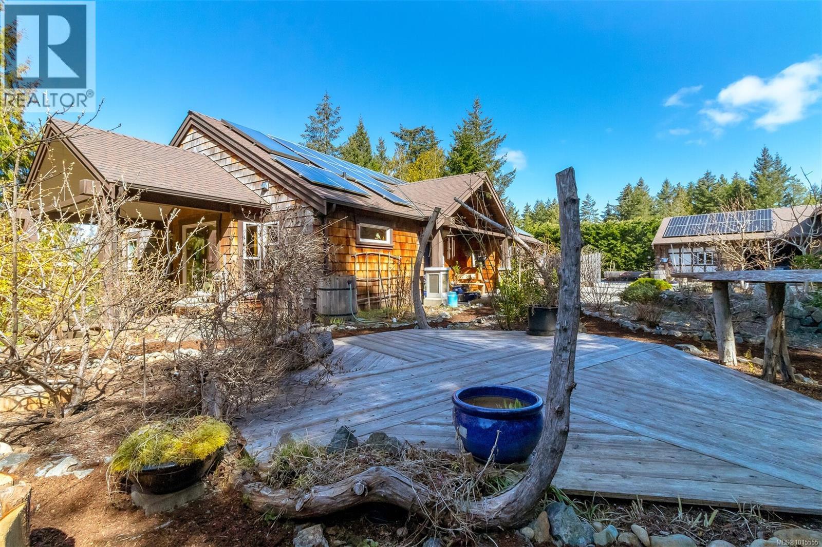 1860 Ashling Rd, Qualicum Beach