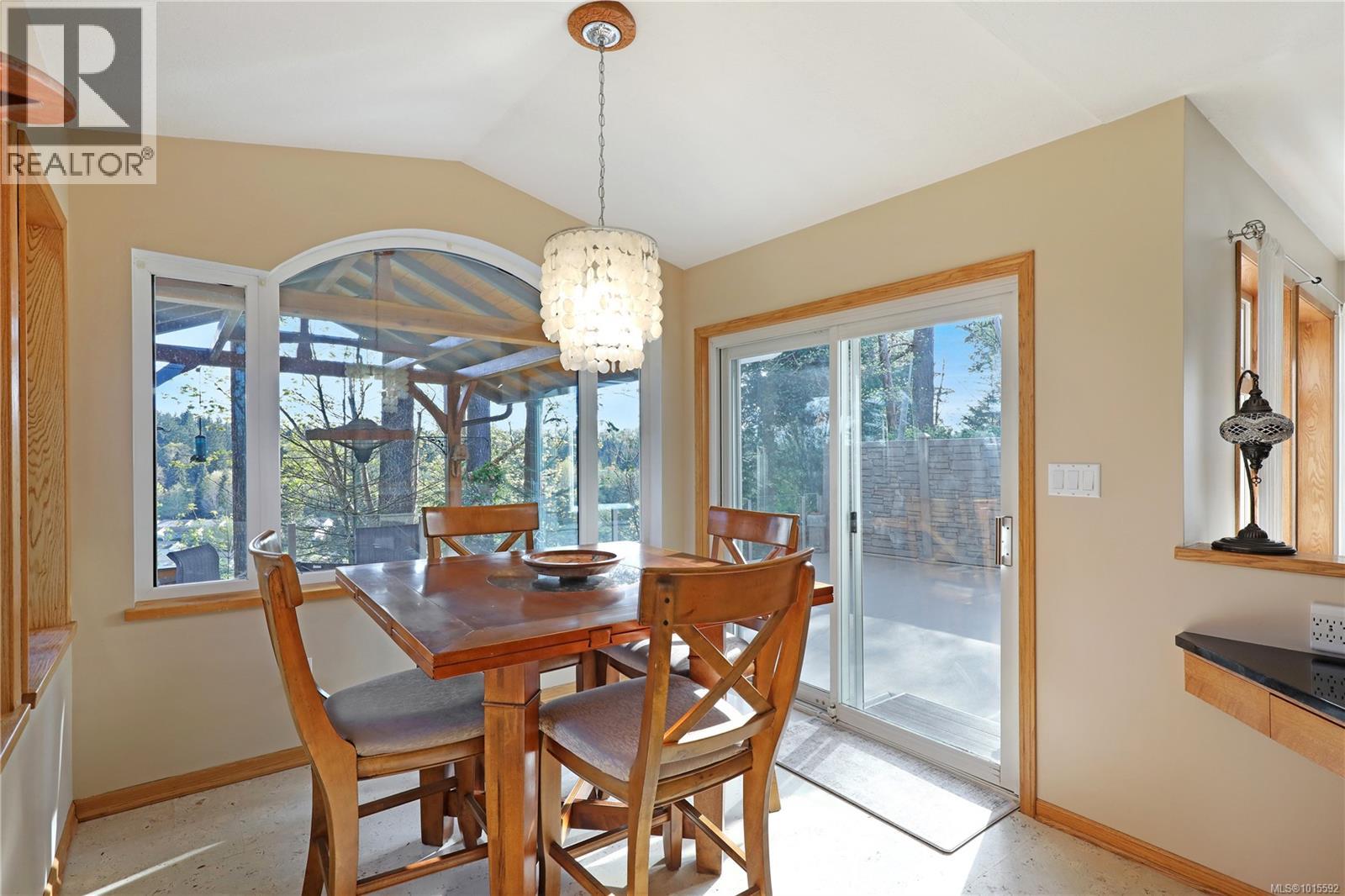2371 Steelhead Rd, Campbell River