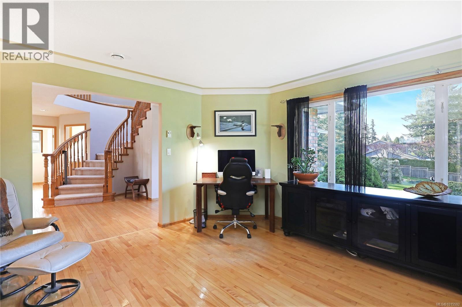 2371 Steelhead Rd, Campbell River