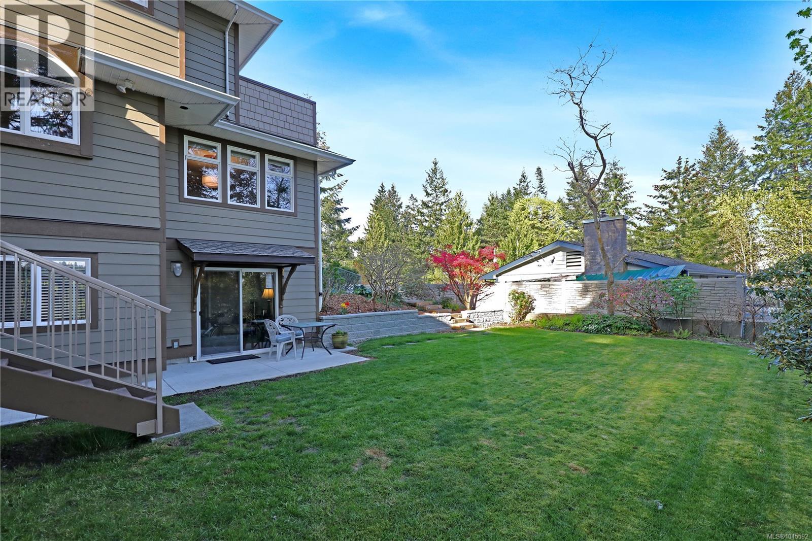 2371 Steelhead Rd, Campbell River