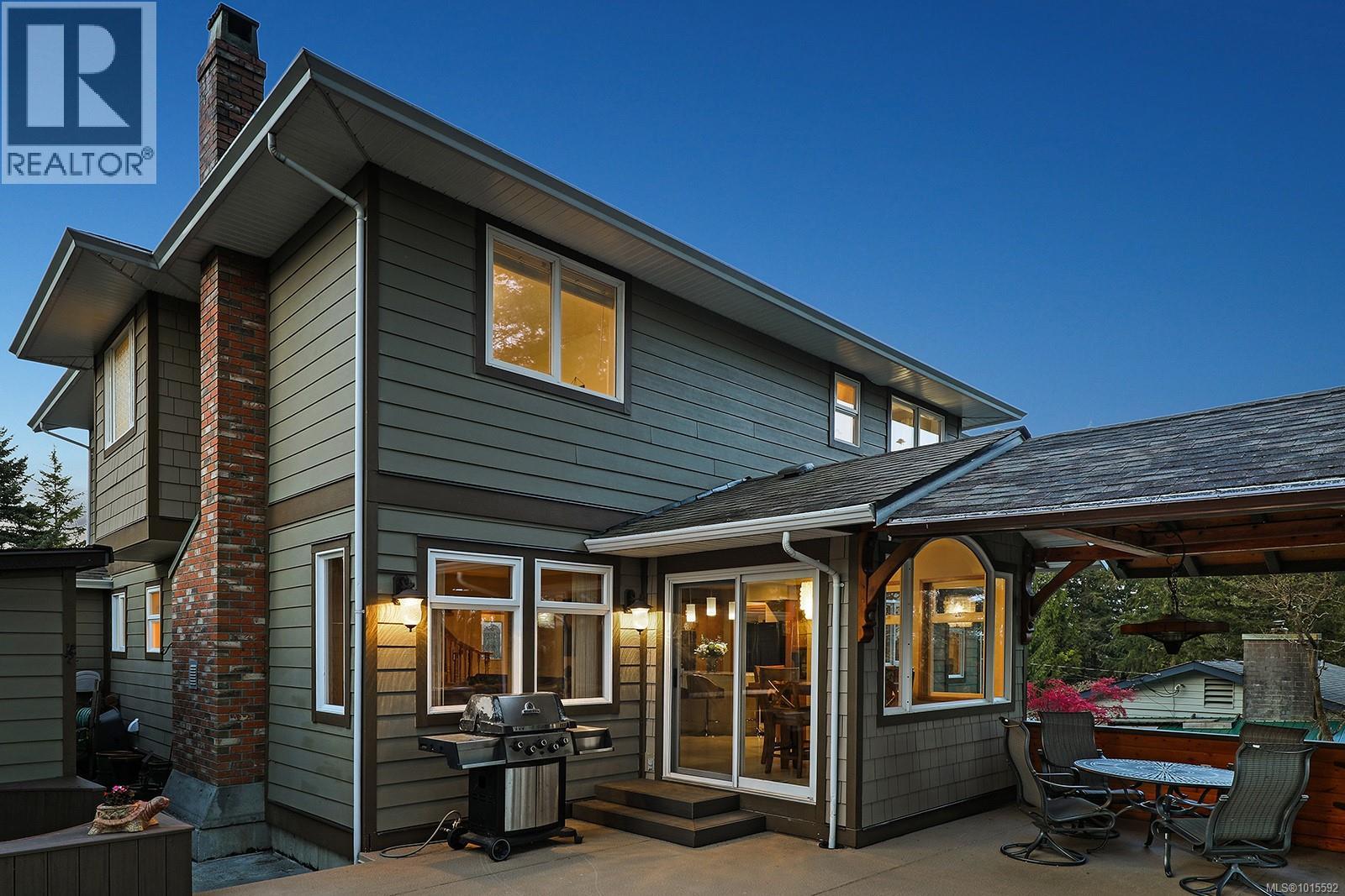 2371 Steelhead Rd, Campbell River