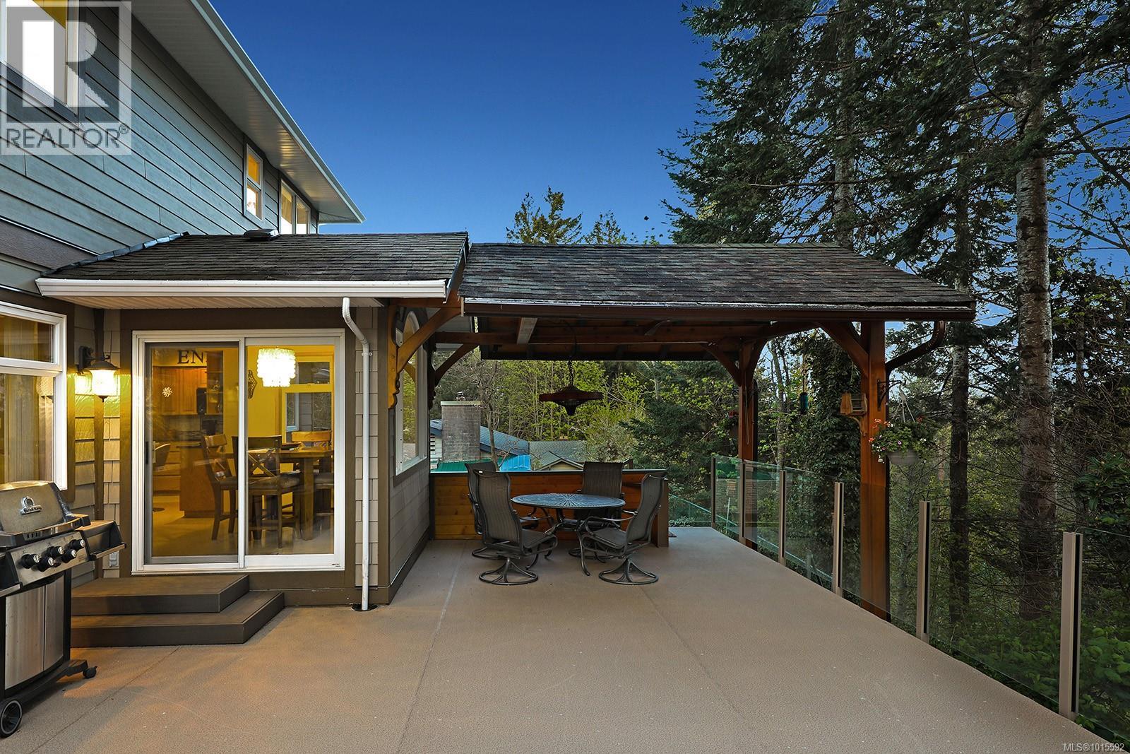 2371 Steelhead Rd, Campbell River