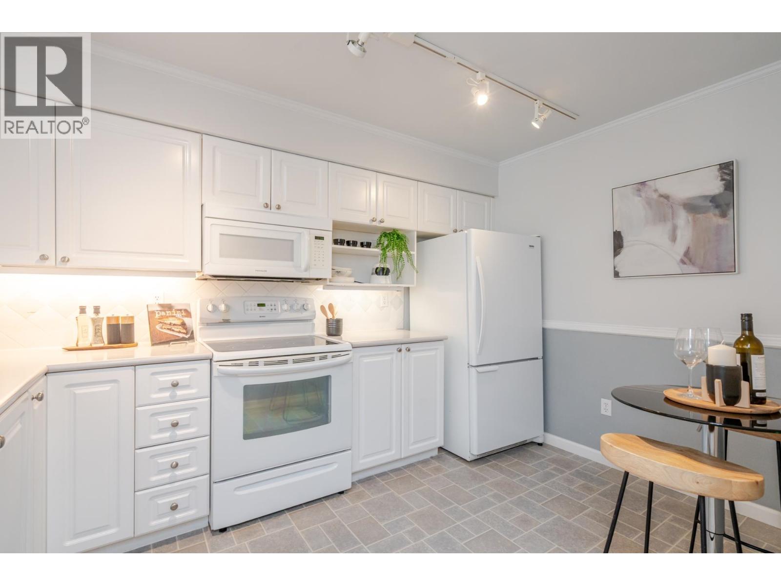 108 5556 14TH AVENUE, Tsawwassen