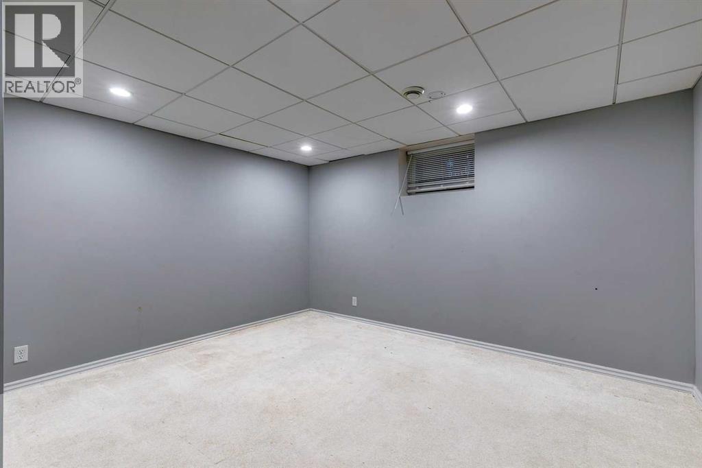 Single Family House for Sale in  Allandale Close SE Acadia Calgary 