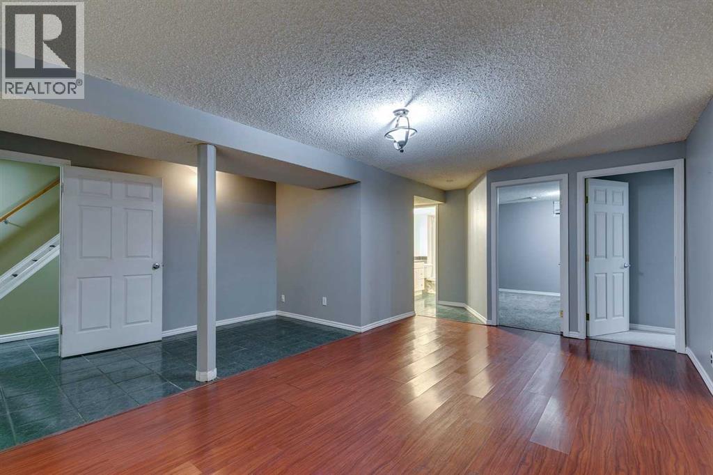 Single Family House for Sale in  Allandale Close SE Acadia Calgary 