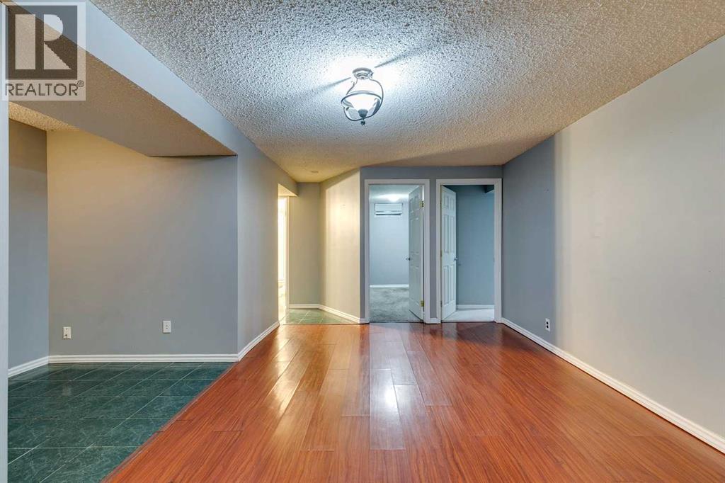 Single Family House for Sale in  Allandale Close SE Acadia Calgary 