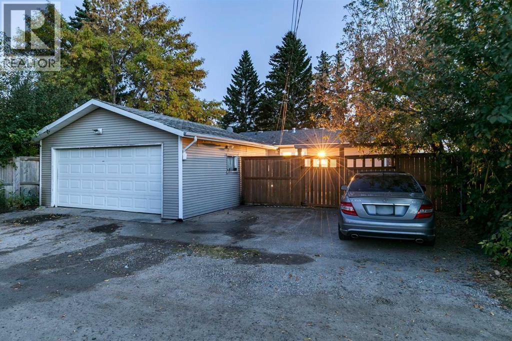 Single Family House for Sale in  Allandale Close SE Acadia Calgary 