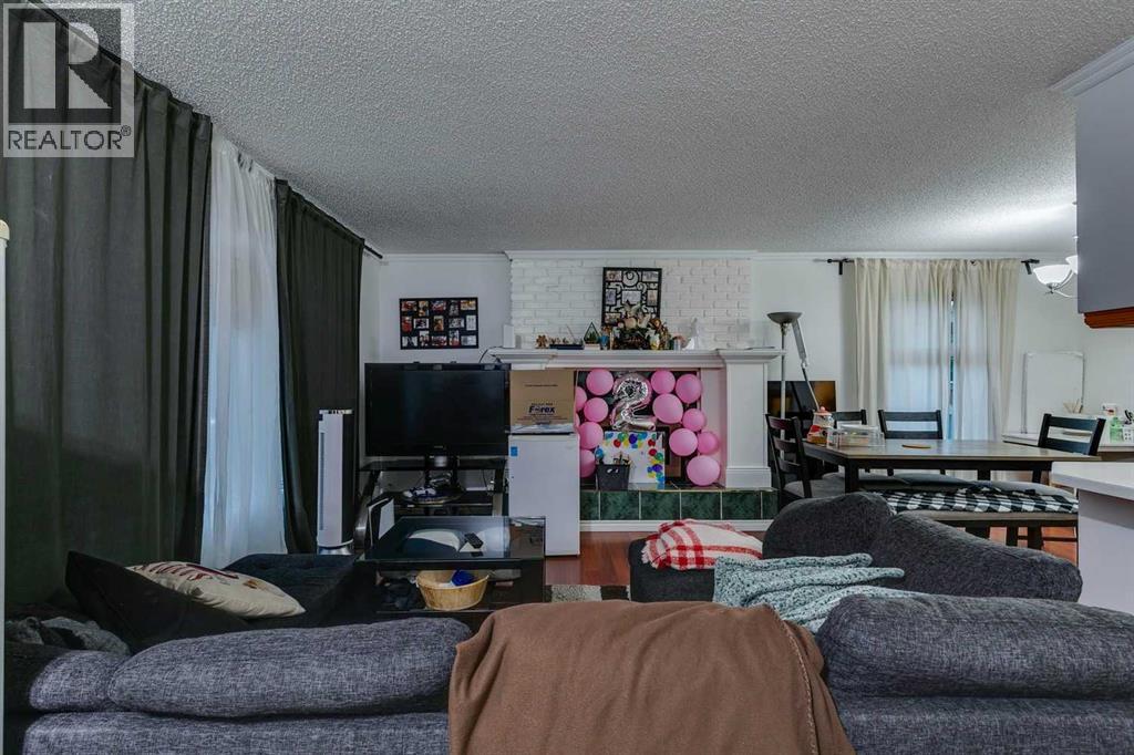 Single Family House for Sale in  Allandale Close SE Acadia Calgary 