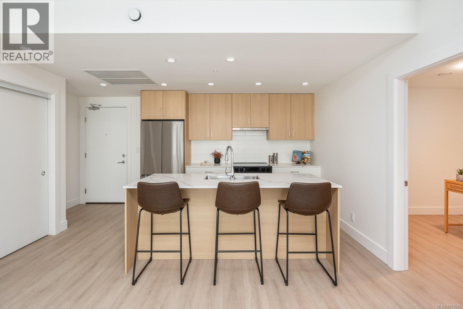309 258 Helmcken Road, View Royal