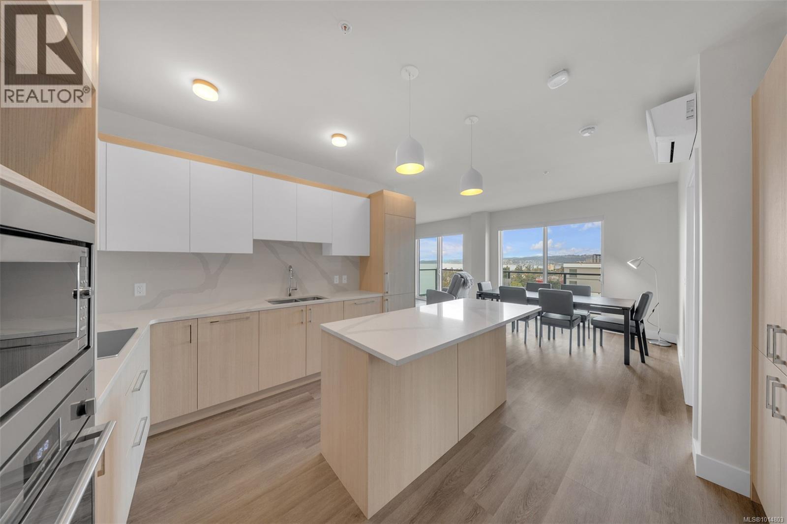 1009 622 Admirals Road, Esquimalt