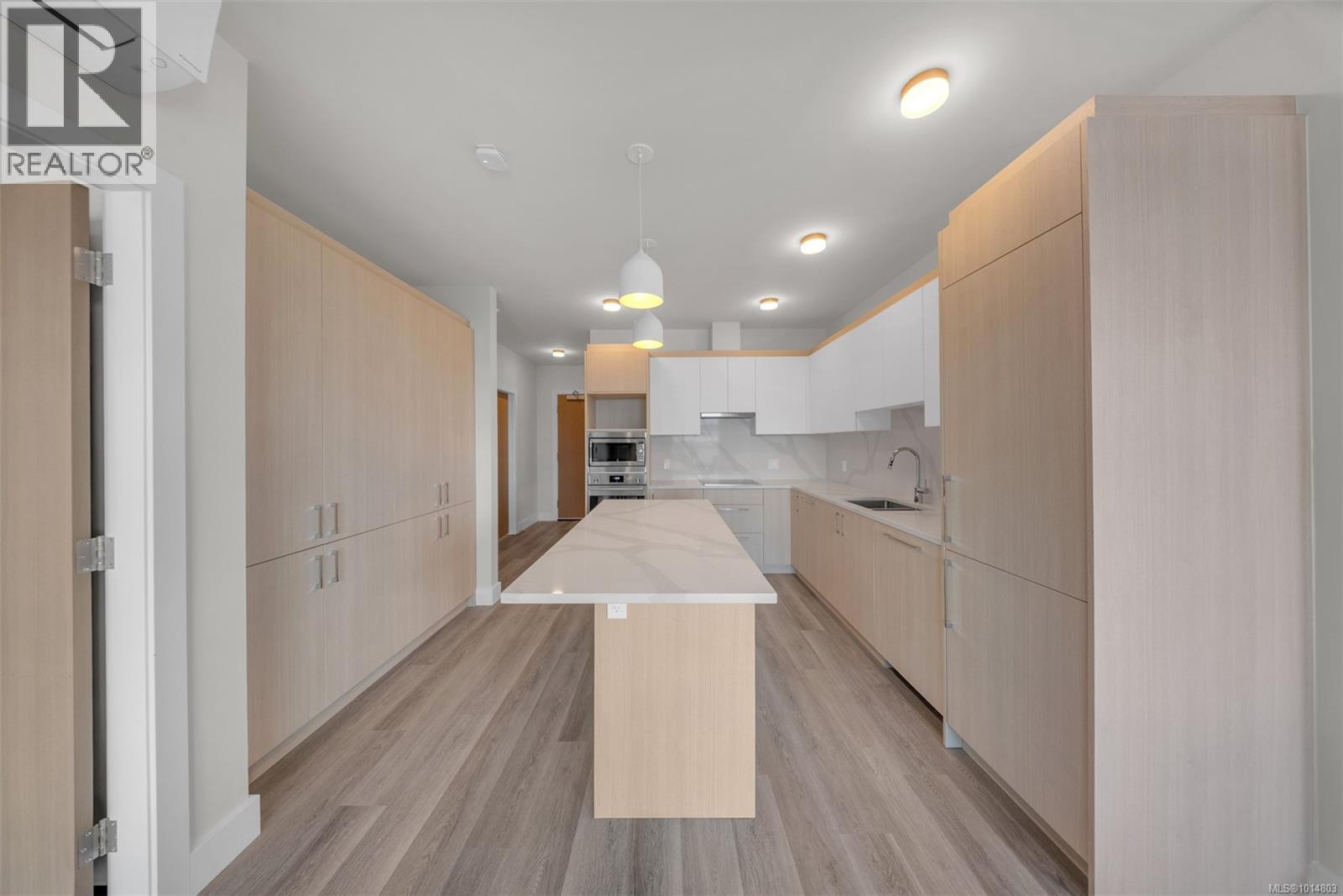 1009 622 Admirals Road, Esquimalt