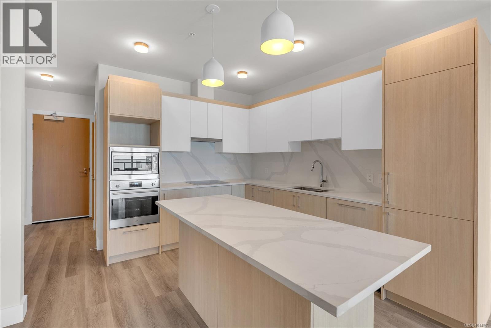 1009 622 Admirals Road, Esquimalt