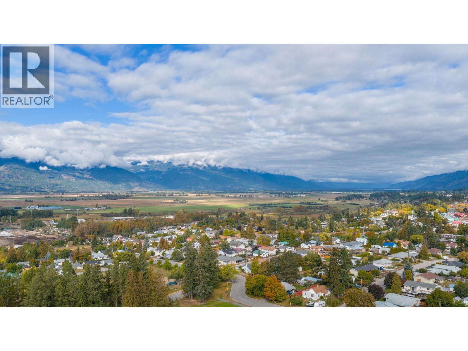 1124 ERICKSON Street, Creston