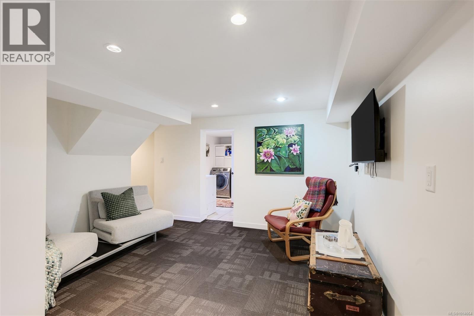  815 Leslie Drive, Saanich
