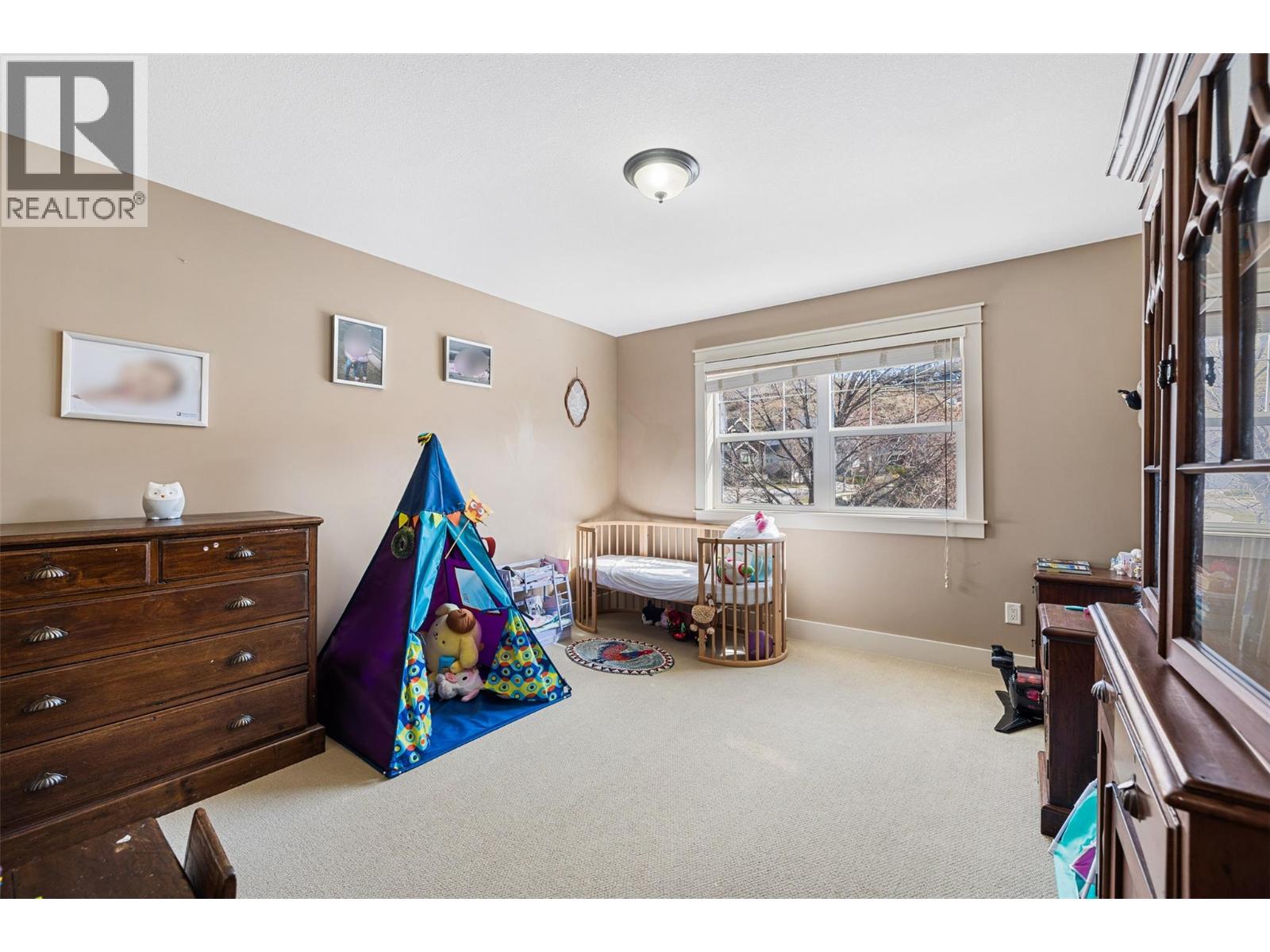  5450 South Perimeter Way, Kelowna