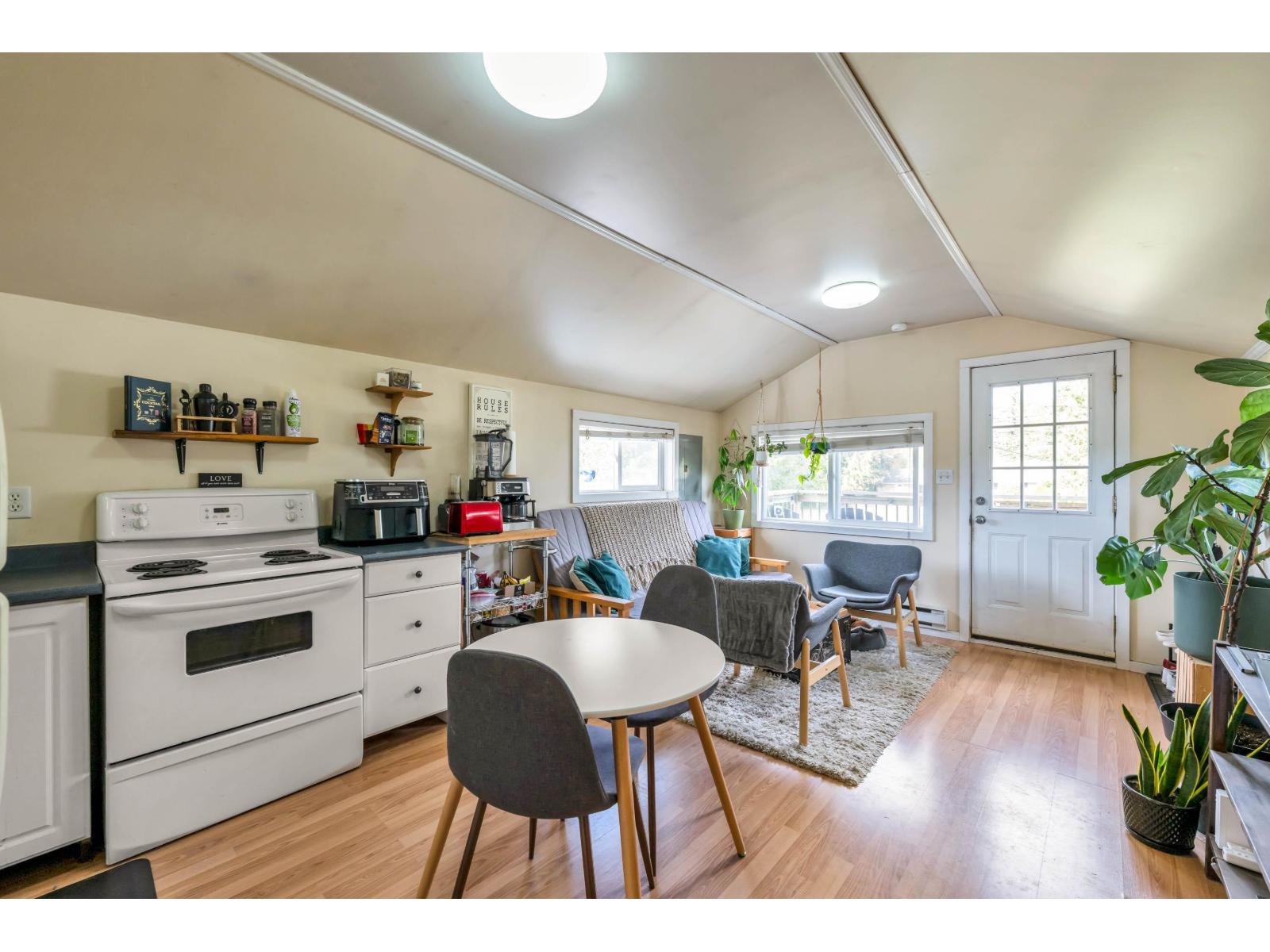 20228 8 AVENUE, Langley