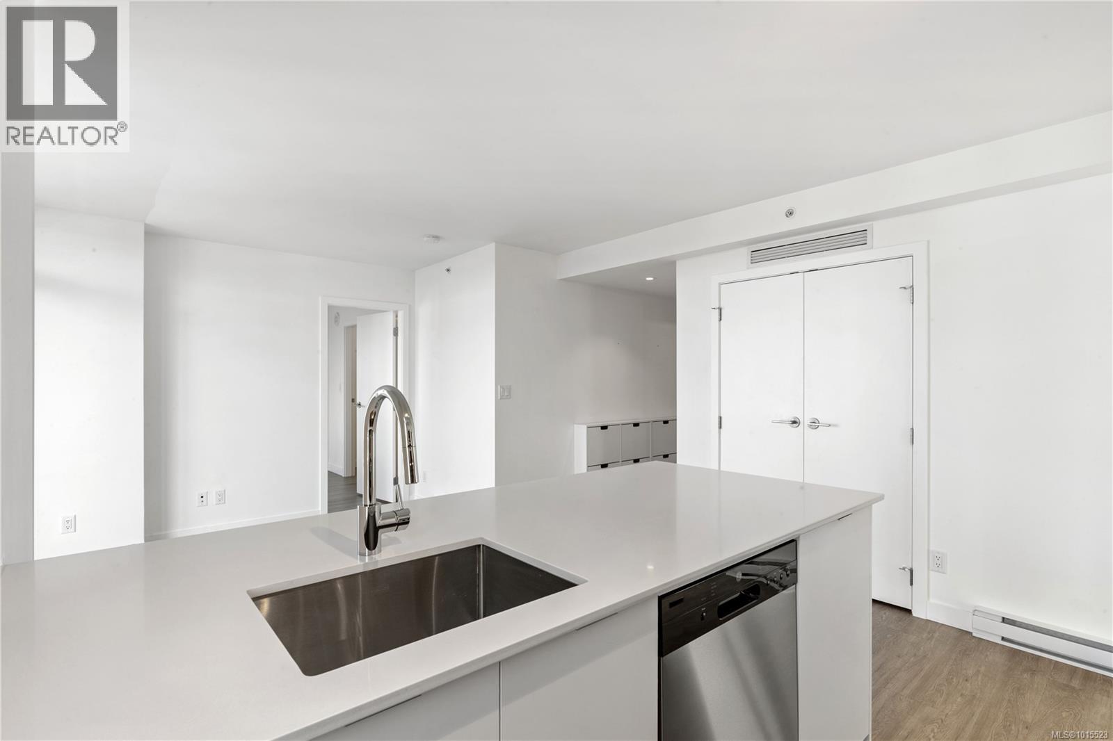 1206 845 Johnson Street, Victoria