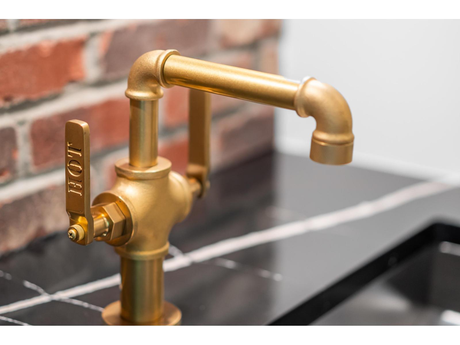 2422 CHRISTOPHERSON ROAD, Surrey