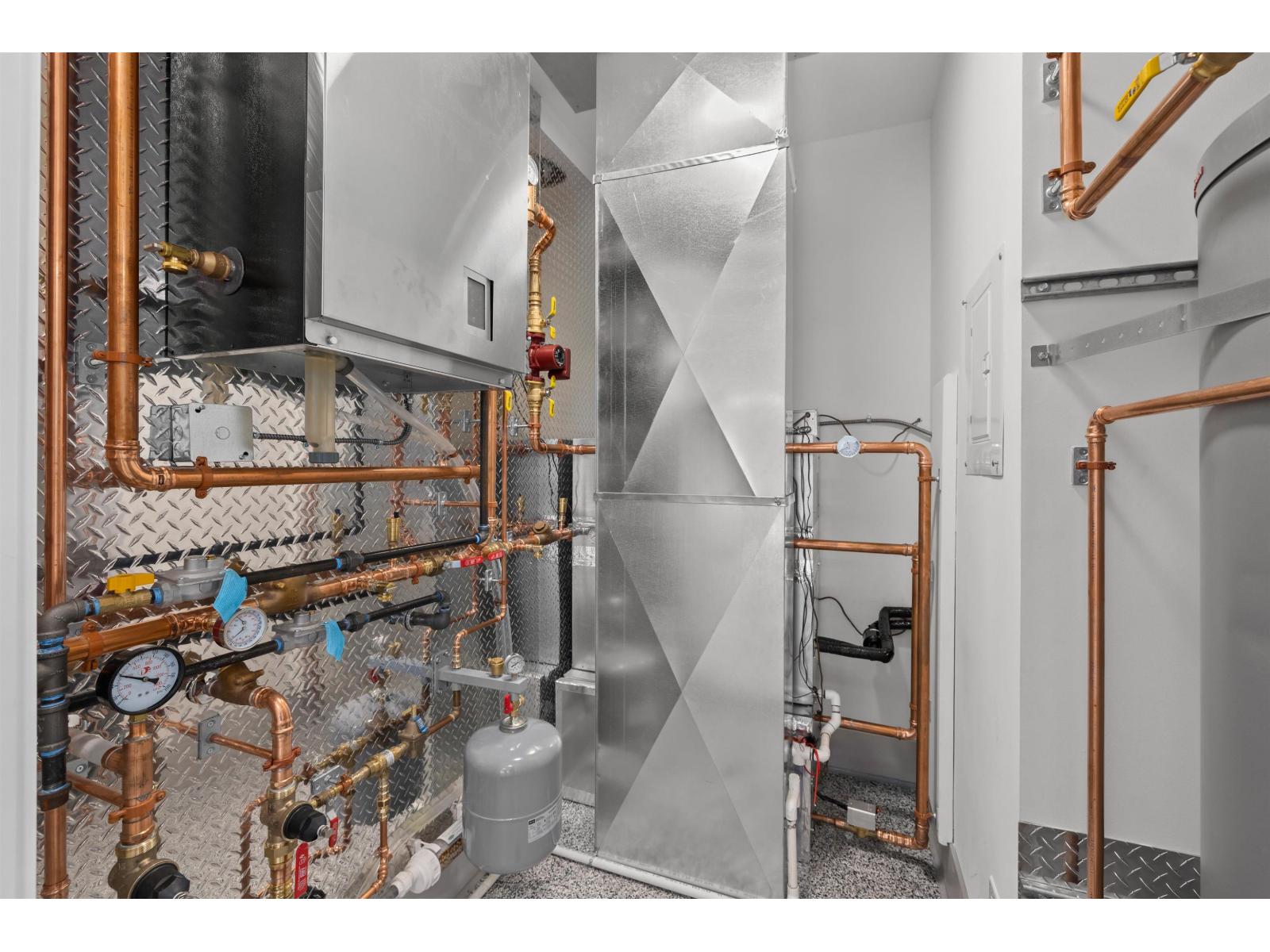 2422 CHRISTOPHERSON ROAD, Surrey