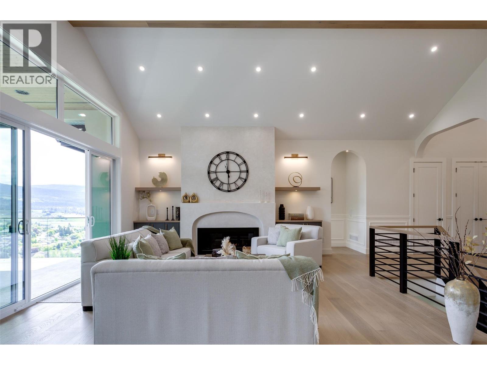  1017 Carnoustie Drive, Kelowna