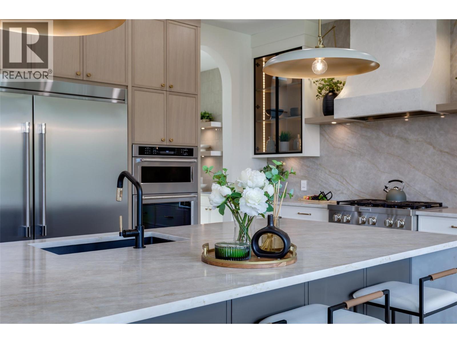  1017 Carnoustie Drive, Kelowna