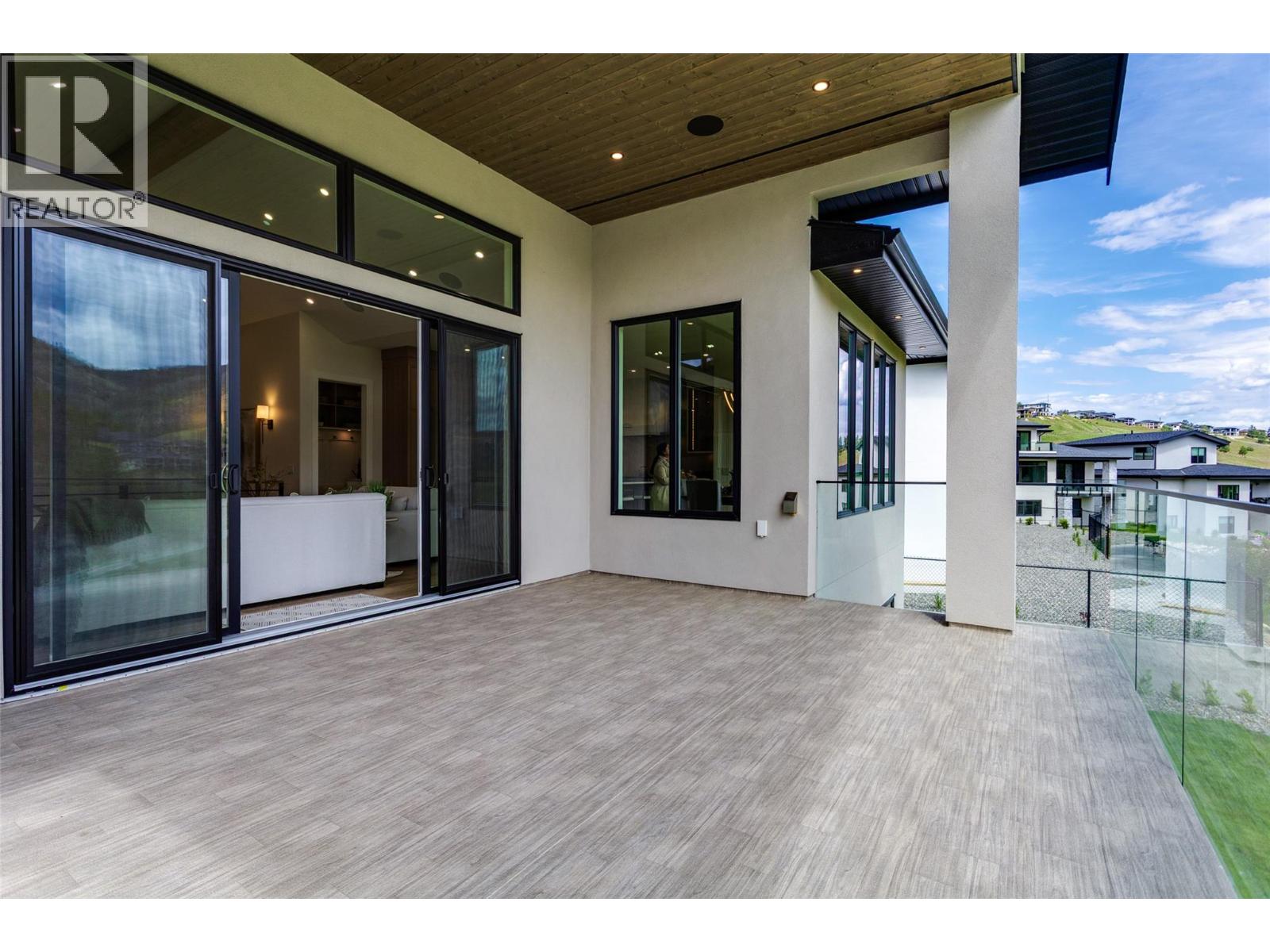  1017 Carnoustie Drive, Kelowna