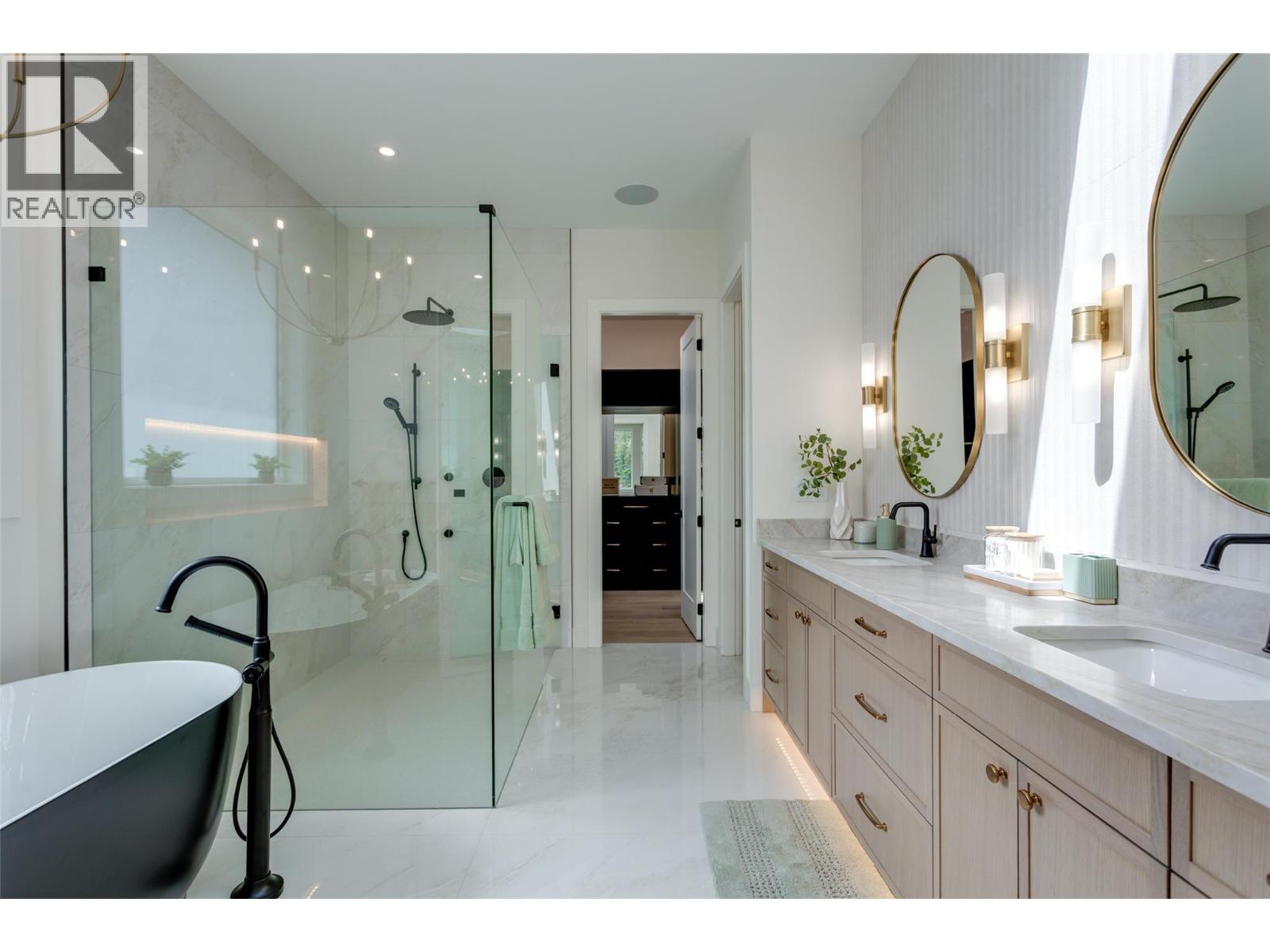  1017 Carnoustie Drive, Kelowna