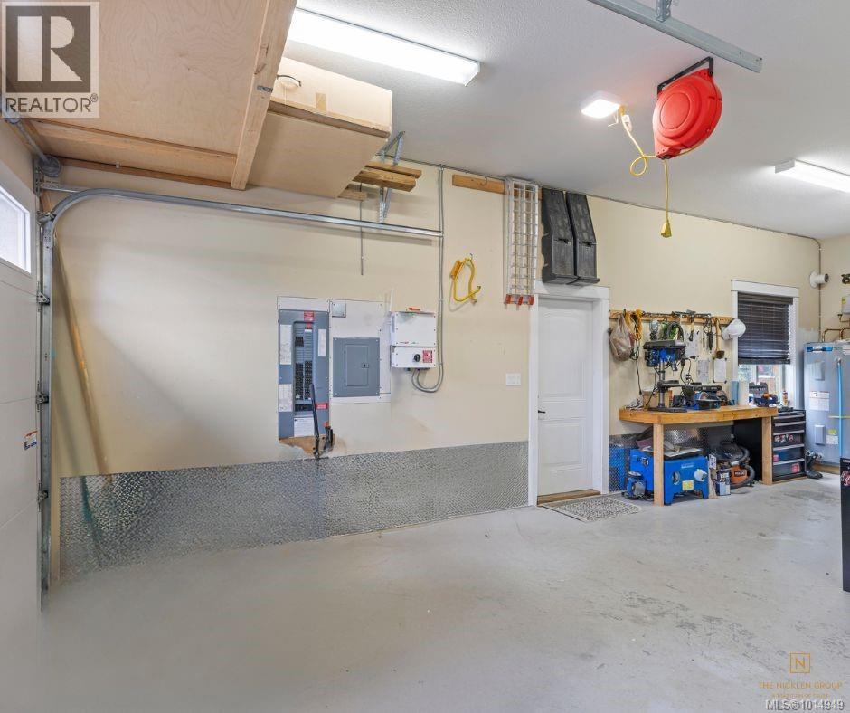 654 Sanderson Rd, Ladysmith