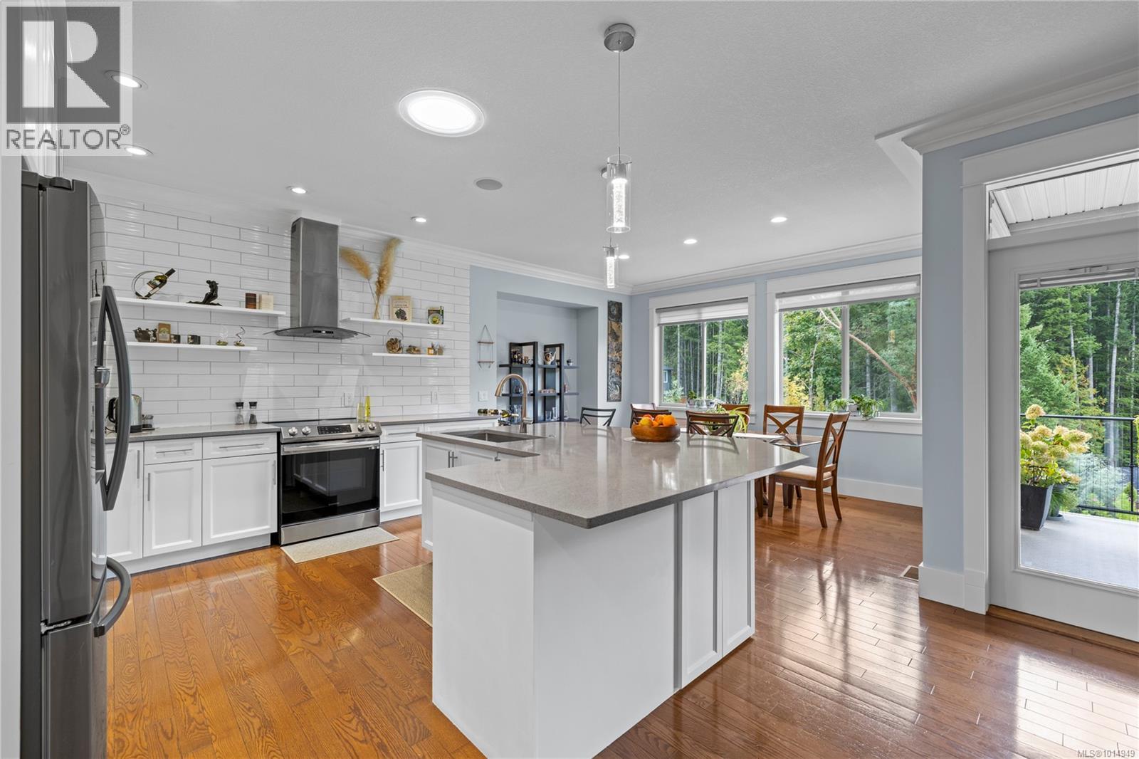 654 Sanderson Rd, Ladysmith