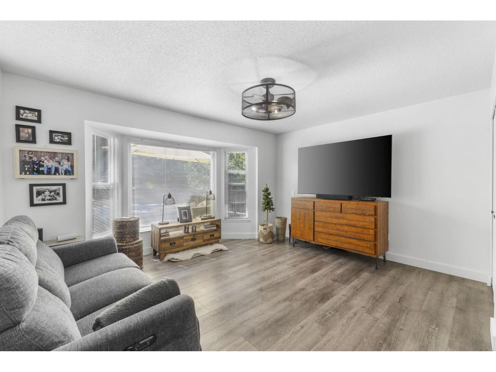 11 1735 SPRING CREEK DRIVE, Cultus Lake South, Lindell Beach